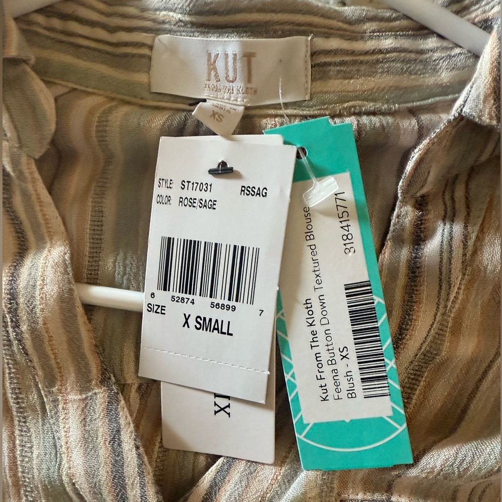 Button down- new - Picture 4 of 5
